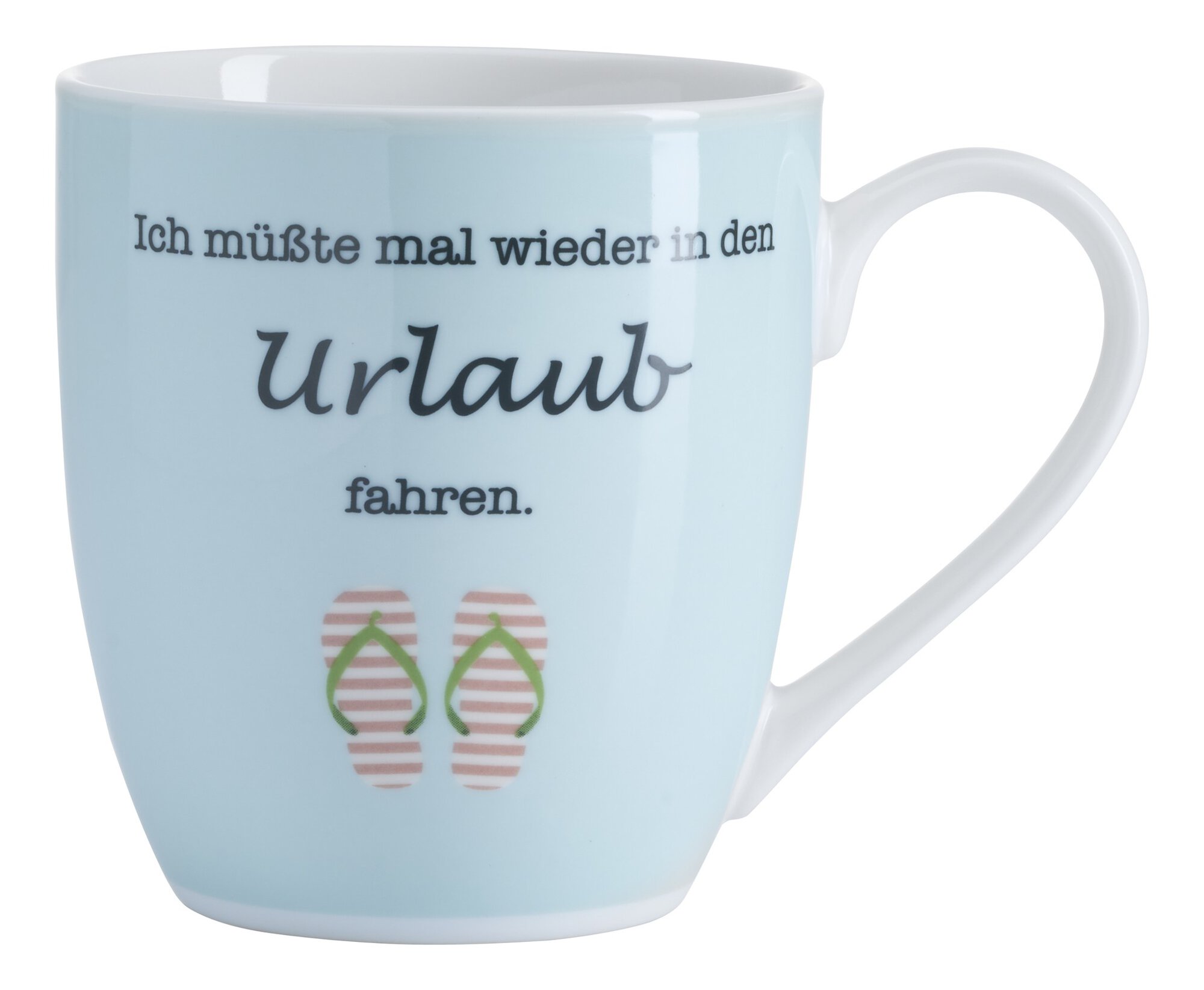 Blaue Tasse mit Aufschrift Urlaub fahren und Flip Flops