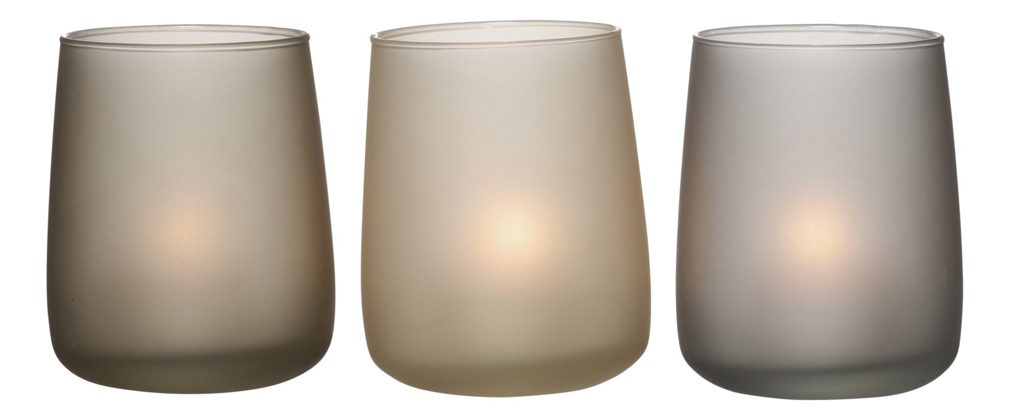 Drei matte Glas-Teelichthalter mit brennenden Kerzen