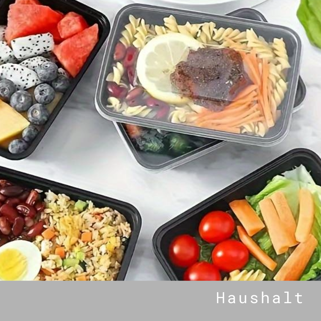 Meal Prep Boxen mit Obst, Reis, Salat und Pasta mit Fleisch